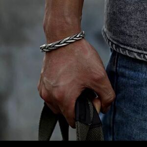 925 Sterling Silver Mens Modern Twist Bracelet